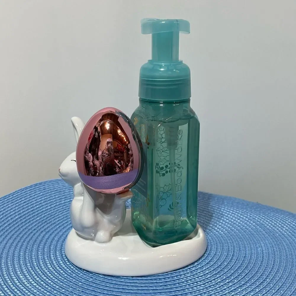 BBW Easter Bunny with Egg Hand Soap Holder and Frozen Lake Hand Soap NWT